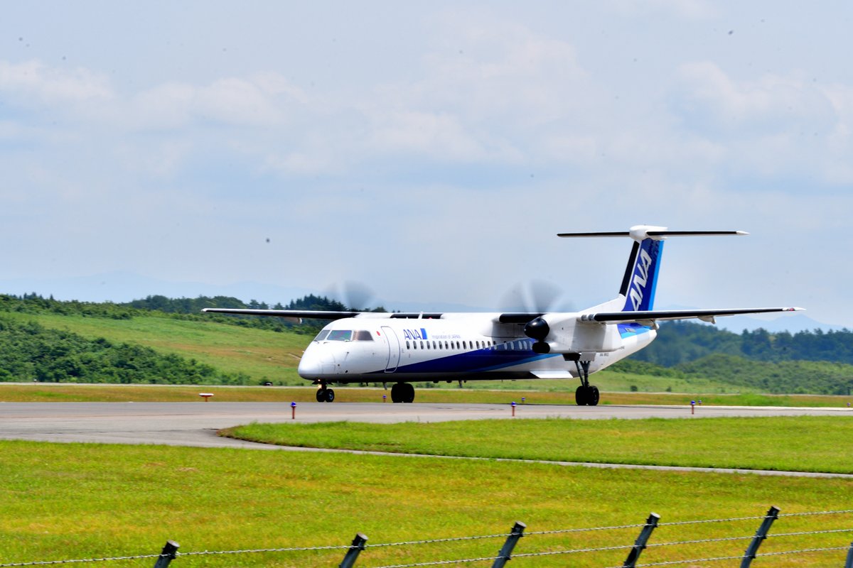 Suprane スープレン こちらは伊丹空港から秋田空港を経由して新千歳へと向かう便 また 北の大地に行きたいな 全日空 全日本空輸 ソラマニ ヒコーキ 秋田空港 Axt Rjsk Dh８d