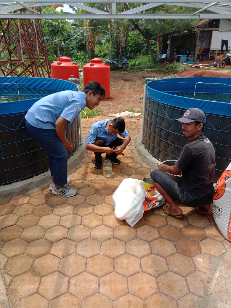 SwaraBahari's tweet photo. PPB Kab. Batang Jawa Tengah melakukan kegiatan monitor kualitas air pada bantuan pemerintah budidaya sistem bioflok tahun 2020
@jokowi
@saktitrenggono
@menpanrb

#SavePPB
#PPBgoPNS
#StopDiskriminasiPPB
#PNSkanPPB
#APPBIKASBI https://t.co/rcF2bSzsNN