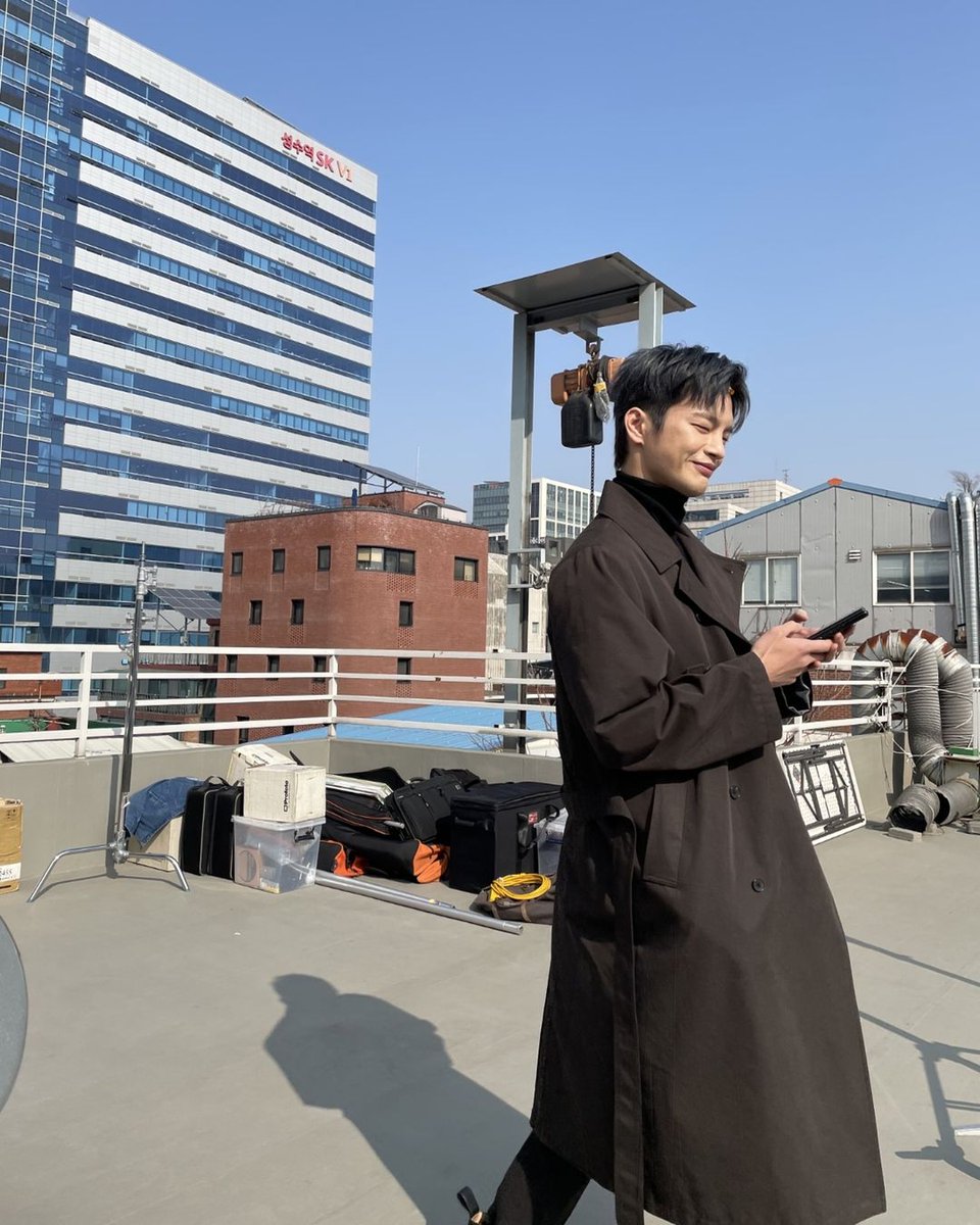 seoingood's tweet photo. i just took a 30 minutes nap and this happened????????? #seoinguk #please #nicetiming https://t.co/zW8sF1nErD