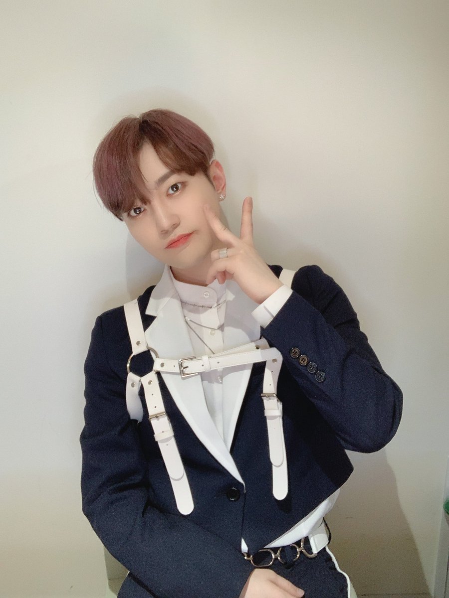 UP10TION's tweet photo. 요즘 왜 이렇게 덥죠...?😓
왜긴요... 비토를 사랑하는 마음이 너무 핫해서지,,,☀️

#업텐션 #UP10TION #비토 #BITTO #CONNECTION #SPIN_OFF #밋앤콜 https://t.co/50BhnEeUo0