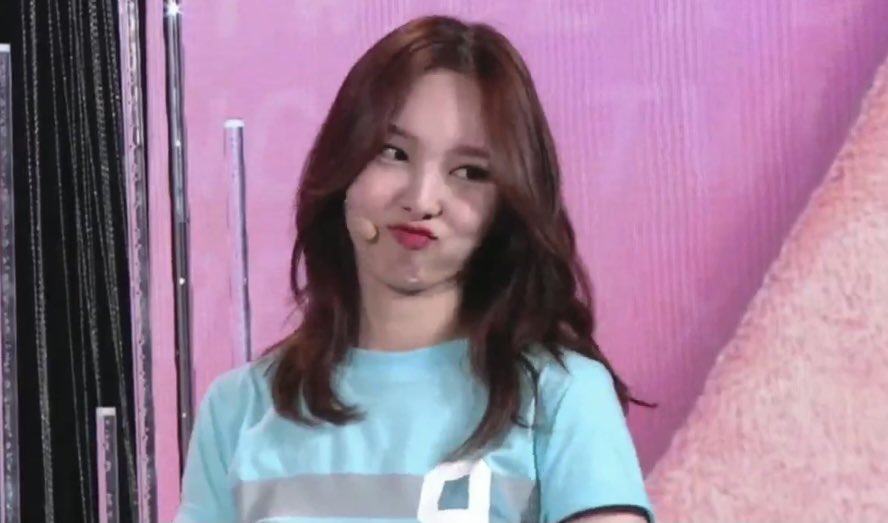 look at her face.. just let her win 🥺