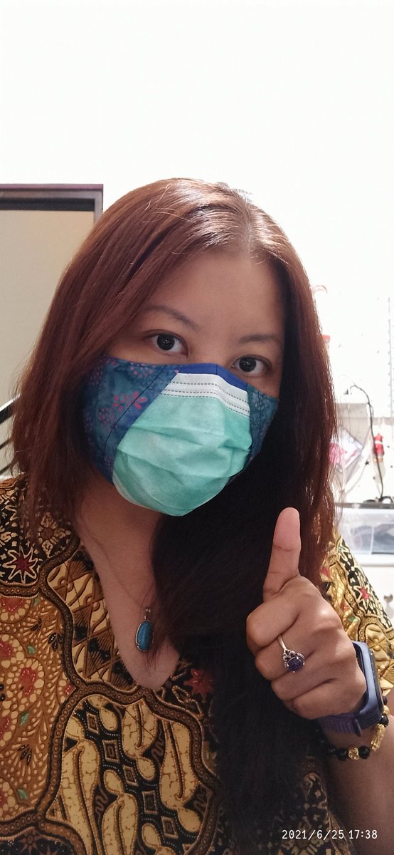 RoroSukesi's tweet photo. GA Masker untuk 5 orang (PICKAW)

Masing2 dapat Masker Medis 1 box (50 pcs) + 2 Masker Kain bisa diselip Masker Medis (MOTIF BATIK RANDOM)

Gambar di bwh hanya contoh.

SYARAT: RT &amp; LIKE

Semoga Pandemi cepat berakhir, tetap #PatuhiProkes #PakaiMasker #CuciTangan #JagaJarak

THX https://t.co/OJXlUE5gpf