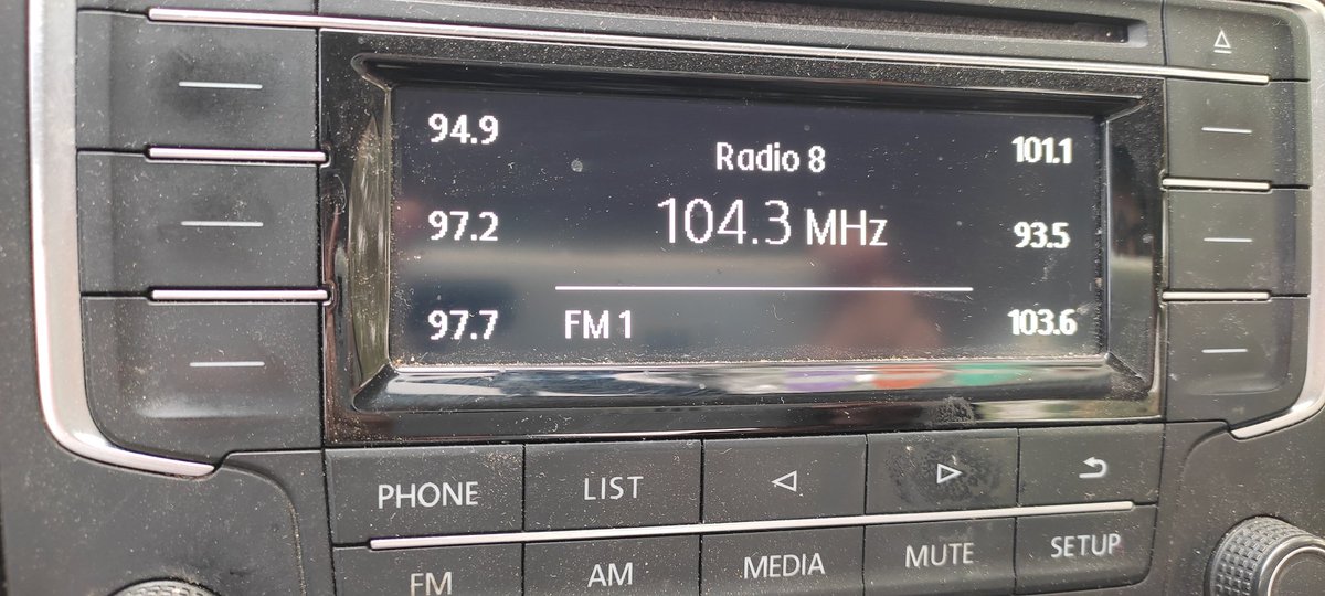 Noomen9's tweet photo. Qui connait cette radio #radio8
Que représente 8 ...😎🇦🇹 https://t.co/KIPFo9p0Np