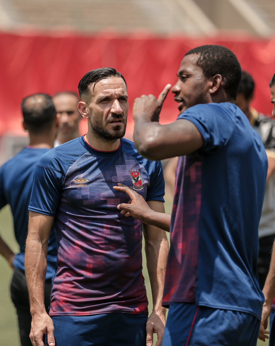 انا شايف العاشره اهى قدمنا واخد بالك انت
#العاشرة_يا_اهلي