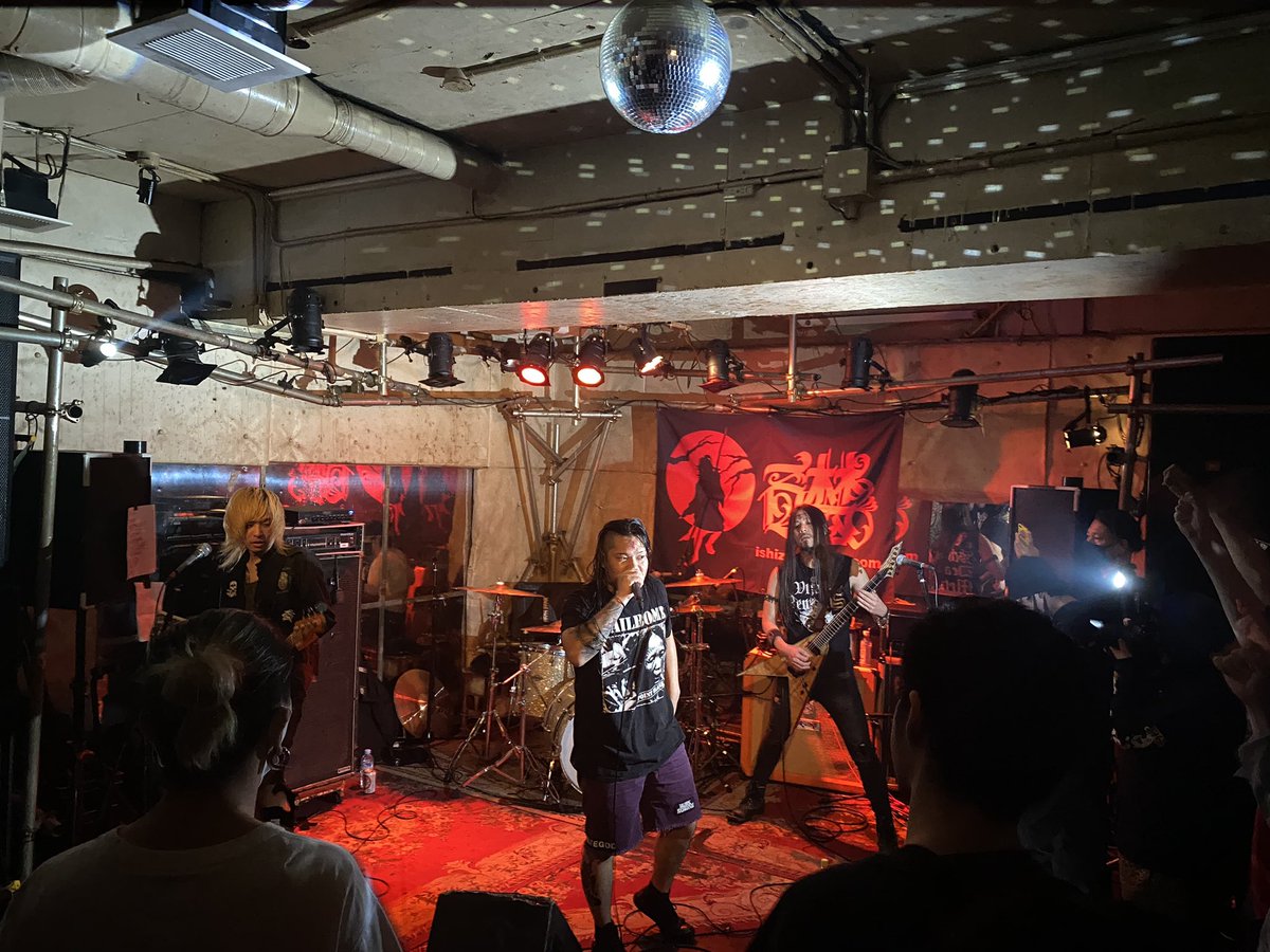 今夜はめちゃ楽しかったよ！<a href="/HAZARD_JP/">HAZARD</a> were fucking awsome! 🤘🤘And the headline band <a href="/TEMPLE_japan/">T E M P L E</a> were fucking brutal!