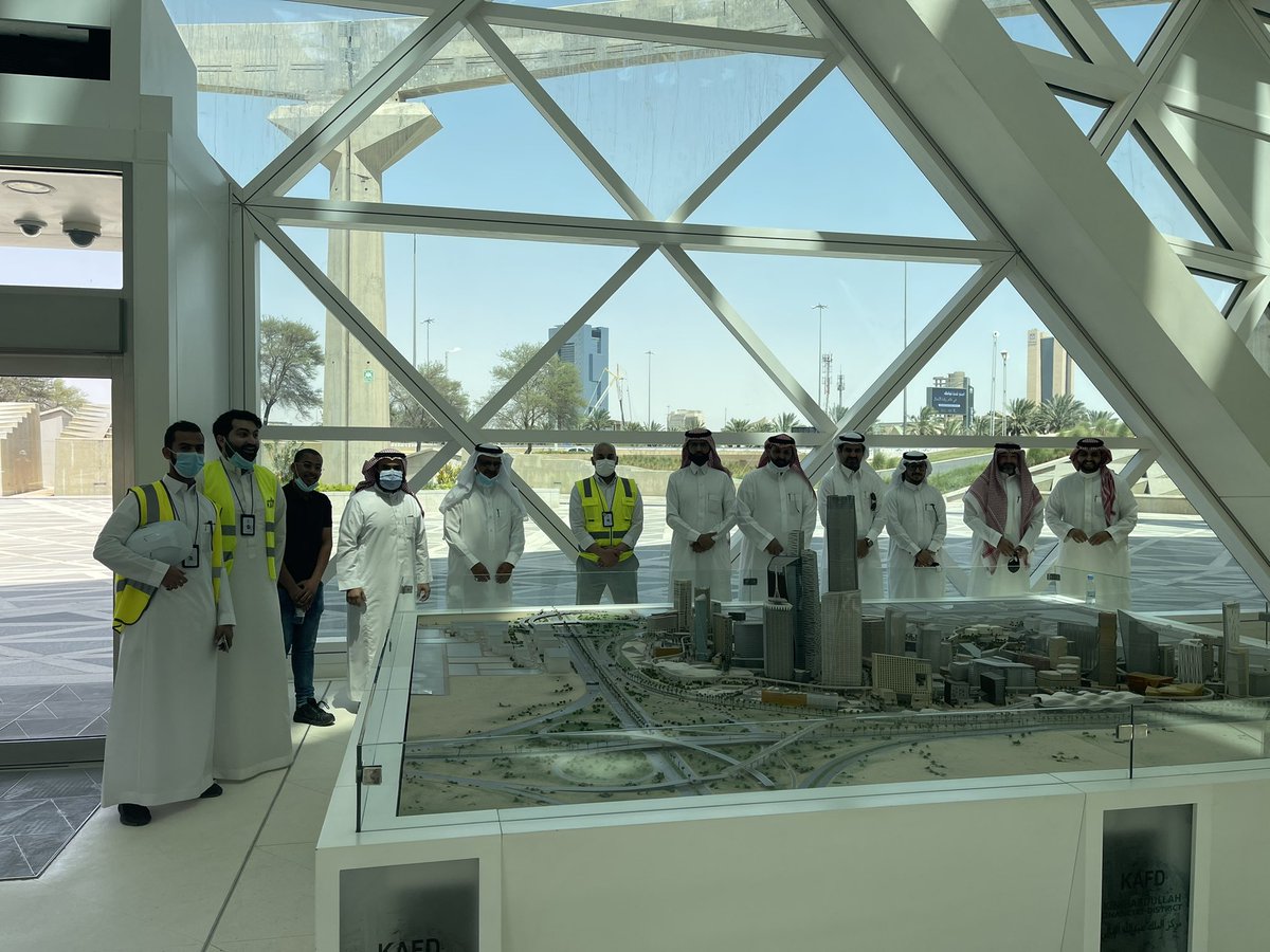 SceCivil's tweet photo. جانب من زيارة @SceCivil بالهيئة السعودية للمهندسين لمركز الملك عبدالله المالي يوم ٢٤ يونيو ٢٠٢١ بحضور عدد من أعضاء مجلس الشعبة، وعدد من المهندسين المدنيين .حيث قاموا بالاطلاع على اعمال الهندسة المدنية في المشروع من هياكل إنشائية وشبكة النقل في المركز المالي https://t.co/ybLYm6YnvI