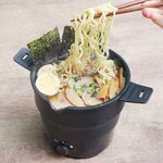 作ってそのまま食べられる!おひとりさま用折りたたみラーメン鍋が便利!