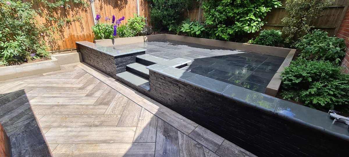 ProjectLandsca3's tweet image. A small garden transformation completed over the last couple of weeks. Products included @MarshallsGroup Casarta Slate, with Symphony Plus Planks. The wall and steps consisted of Dry Stack Nero Quartzite with Bullnose Slate capping. 

#garden #home #burystedmunds #thurston