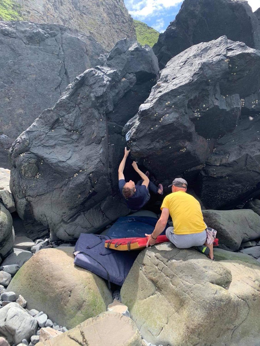 roots_climbing's tweet photo. Devon bouldering. #bouldering #devon #rootsclimbing https://t.co/ZM98OBXdnb
