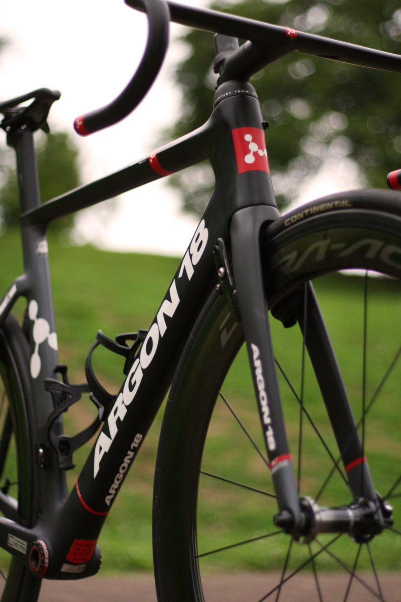 arigon_pawapuro's tweet photo. Arigonが
ARGON18 nitrogen pro
を脳フレしました!
滅多に見ないフレームで一目惚れしました笑
ゆっくりパーツを買って組んでいこうと思います!
撮影
@H_IMO_
#ARGON18 #argon18 #アルゴン18
#nitrogen #nitrogenpro
#ロードバイク #農フレ
#ロードバイク乗りと繋がりたい https://t.co/mkpDtbhmWe