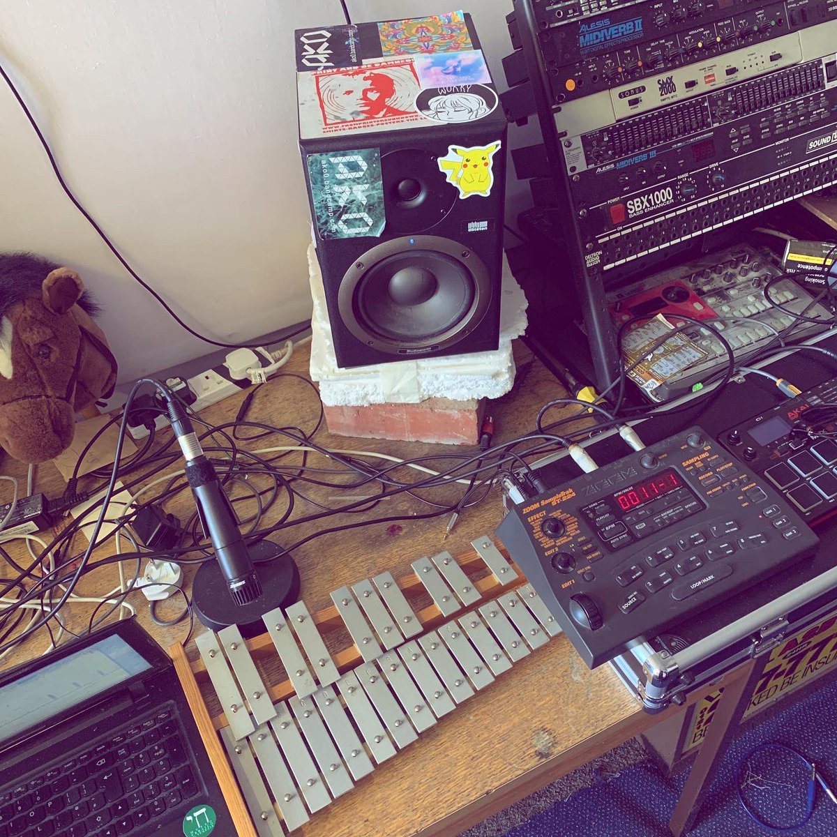 akoNewcastle's tweet photo. I wanted a crusty #lofi sounding sampled #glockenspiel sound for a new track. So I sampled the glock to a Zoom #Sampletrak St-224 using the the 3 sample rates (32kHz, 16kHz &amp; 8kHz). The samples (at the 3 different sampling rates) were then re-sampled into #Ableton &amp; layered https://t.co/c7lwWbQ0XI