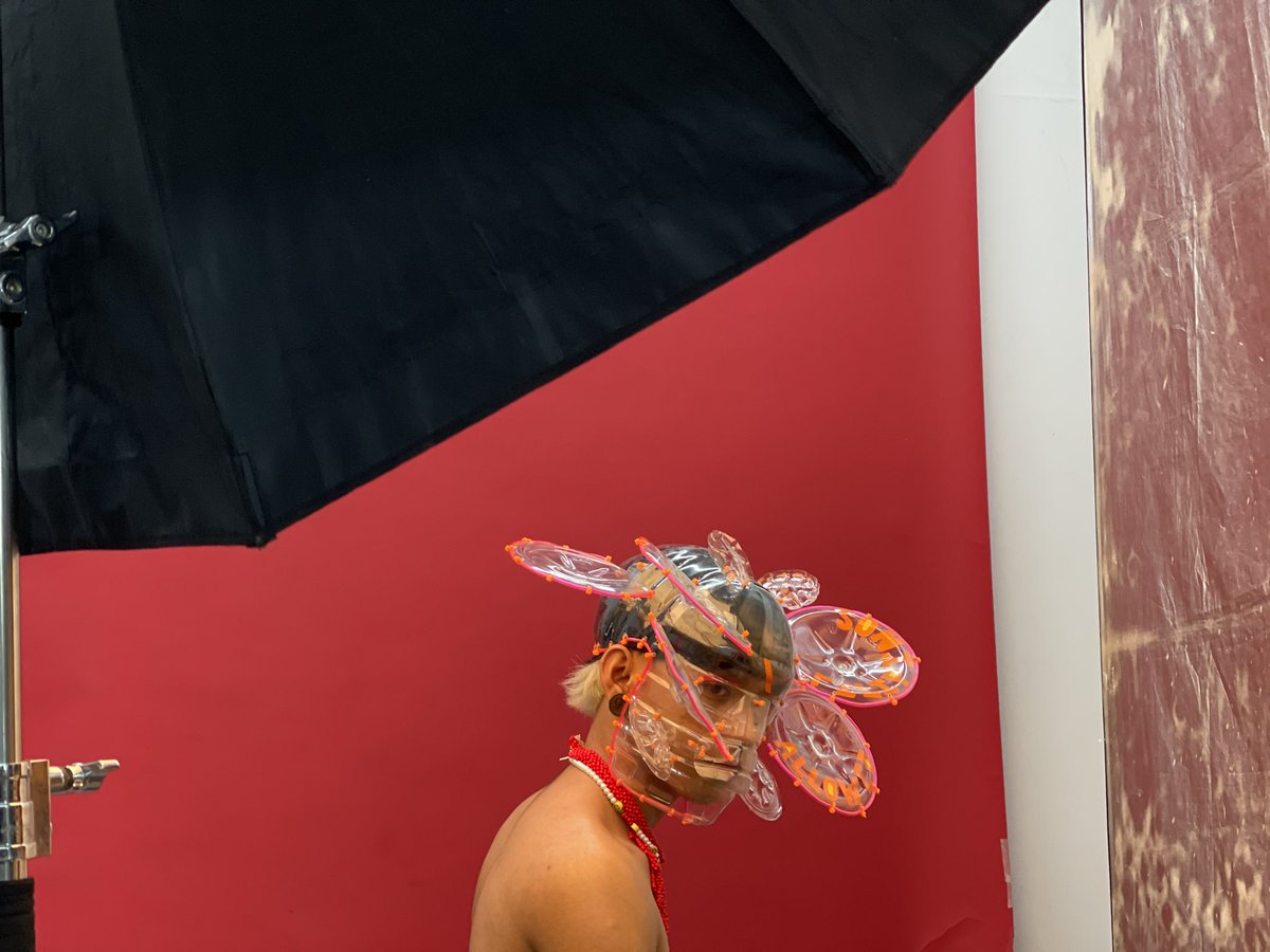 Official_ALAMAT's tweet photo. Photography: Rxandy Capinpin
Art Direction: Joe Andy
Makeup: Nadynne Esguerra
Makeup Associate: Sophia Irish Balagat
Hair: Mycke Arcano
Hair Associate: Sophie Esmiller
Accessories: Macro by Rxandy https://t.co/9IbtDZlqvp
