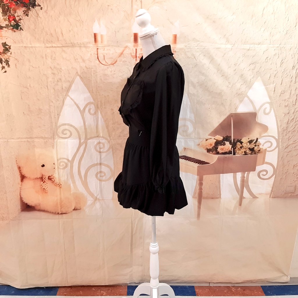 minplume109's tweet photo. 【店頭コーデのご紹介📢】
・ハートワッペンブラウス
・キュロットフリルショートパンツ
人気ブラウス&アシンメトリーフリルをとりつけたボリューミーなキュロットタイプのショートパンツのコーデです🧸
ぜひチェックしてみてください✨
#minplume https://t.co/999L1nSCJf