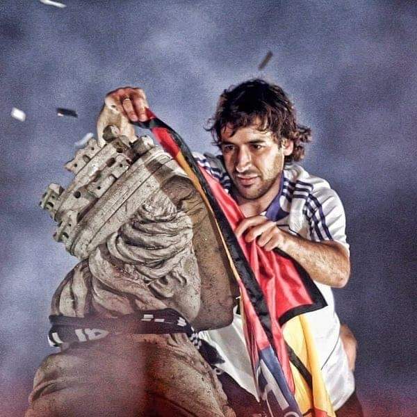 Happy birthday to one of the greatest Madridistas the world has ever seen. Raúl González Blanco.  