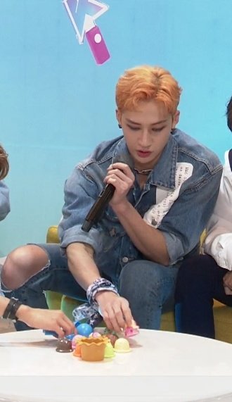 — Abryl ✩⁸ tweet media