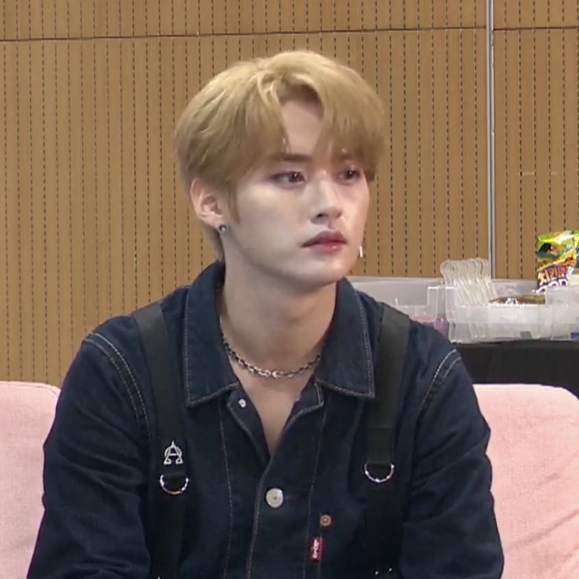 — Abryl ✩⁸ tweet media