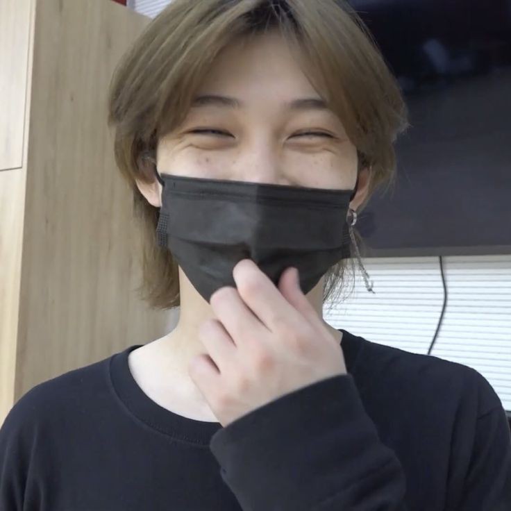 VLIXBLOG's tweet image. "when you smile, your eyes smile."
#V • #Felix • #뷔 • #필릭스