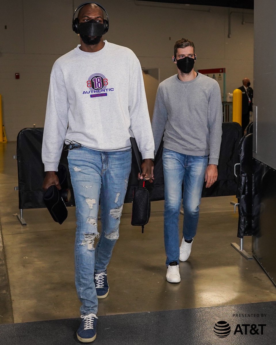 nbaoutfits_'s tweet photo. https://t.co/hJGemj2BQH