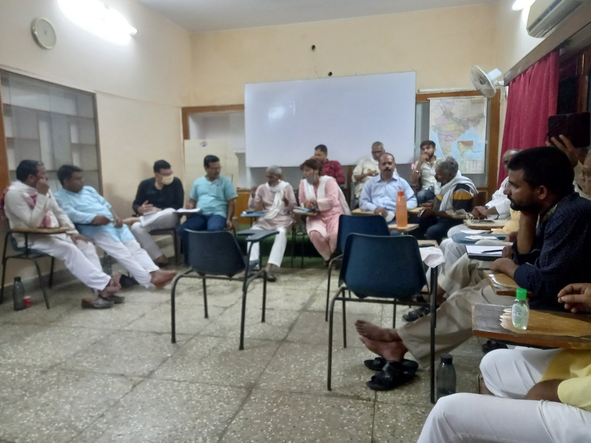 आज <a href="/SwarajIndiaUP/">Swaraj India UP</a> की बैठक मुंशी पुलिया लखनऊ में हुई, जिसमें आगामी यूपी चुनाव पर चर्चा हुई!