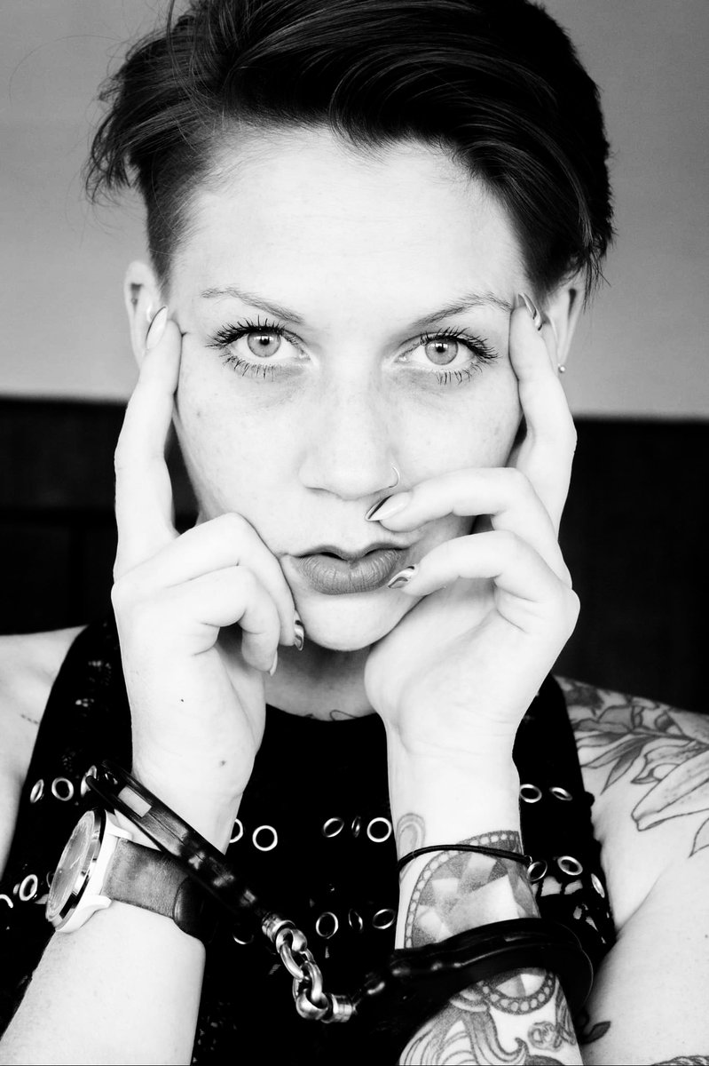 ErleaModelling's tweet image. I have rainbow nails and handcuffs. Oh and i wear my watch lots with my cuffs. @BunnyBehind photography.