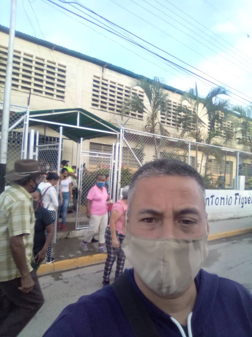 greybp1's tweet photo. #27Junio || En el estado Aragua parroquia Cagua, comunidad Alí Primera, U.E.E. Lucio António Figueroa, los trabajadores de @MinagrourbanaV activxs con las postulaciones 🚩
@PartidoPSUV
#AhoraDependeDeTi 
#NosResteamosConLasBases ❤️ https://t.co/kFcV028KIR