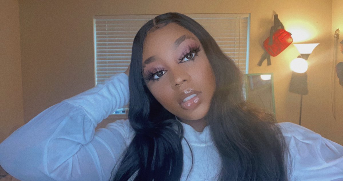 _BitchSuckMe's tweet photo. : She’s A Keeper, Too Bad You Ain’t Keep Her 😈💁🏽‍♀️ https://t.co/scusc0OQy5