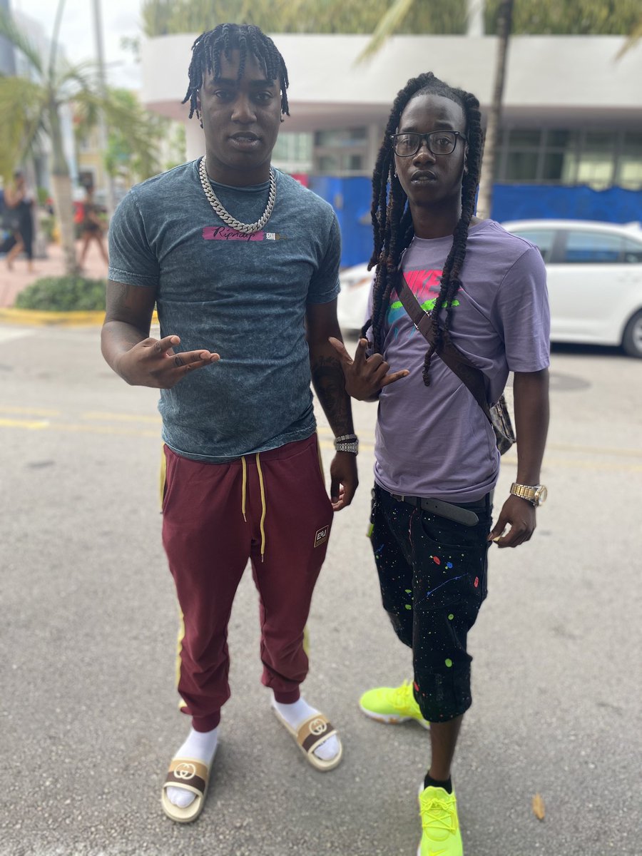 MQuadarious's tweet photo. “And if you wanna join tha Fgang , you gotta get you a hat” 🥶🥶🤟🏿 @FredoBang https://t.co/xGUBNkYrHs