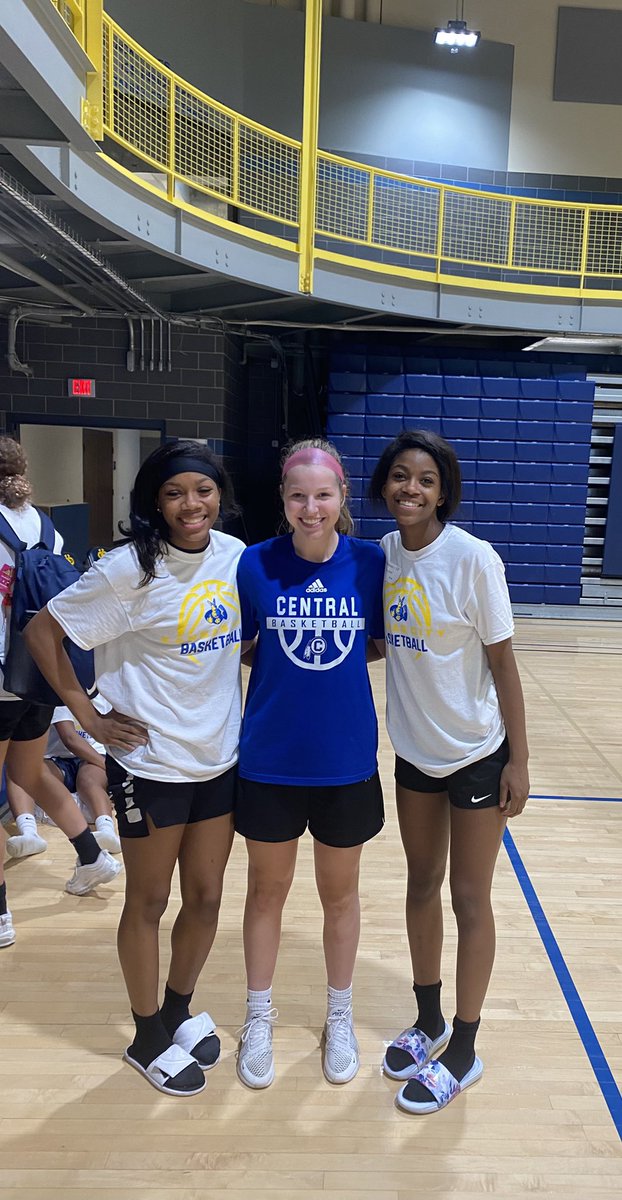 Thank you @KCRoos_WBB for a great elite camp! <a href="/CoachJacie/">Jacie Hoyt</a> <a href="/coachPHkicks/">Patrick 'Coach P' Harrison</a> <a href="/KCLADYRUNGMC/">KC Lady Run GMC</a>