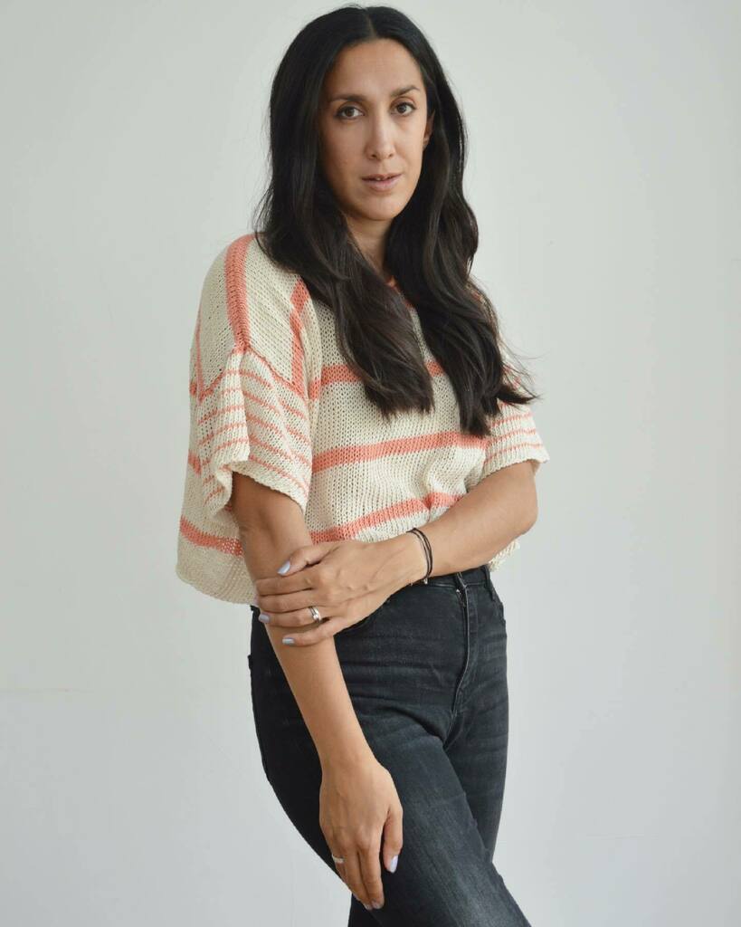 KnitSafari's tweet photo. How hard is finding a project to make when you’re not sure what to make?!

I’m looking through old WIPs for inspiration and completely forgot about this summery cotton tee. It was such an easy project (and travelled the world with long-haired me and much… https://t.co/2Par3VcEFI https://t.co/l2rGJLQURS