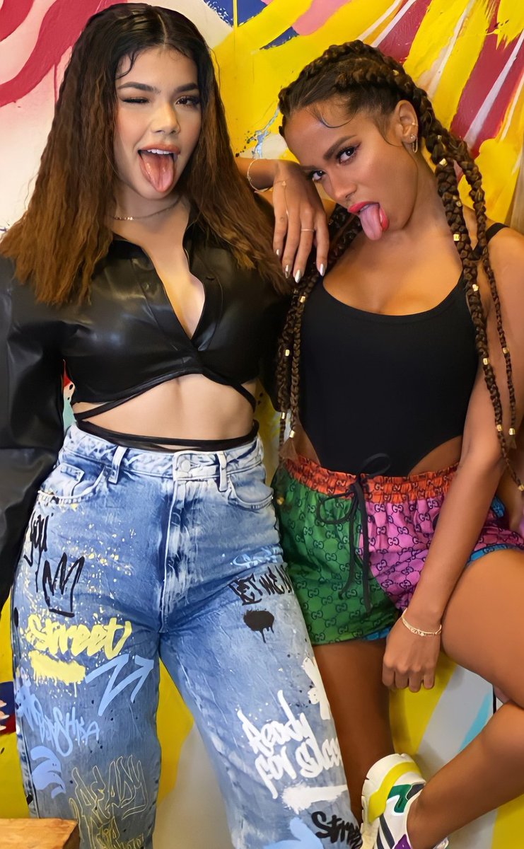 envolverxr's tweet photo. 🚨 | Tenemos que votar por nuestras reinas!

🗳 | 50 respuestas por persona
🔃 | 150 RTs

#PremiosMTVMIAW
#MTVLAICONOKENIA
#MTVLASTORIADORKENIA
#MTVLAFANDOMKENINIS
#MTVLAPAREJACACHE 
#MTVLABICHOTAANITTA
#MTVLACRUSHJOACO https://t.co/fSgwmkdVuZ