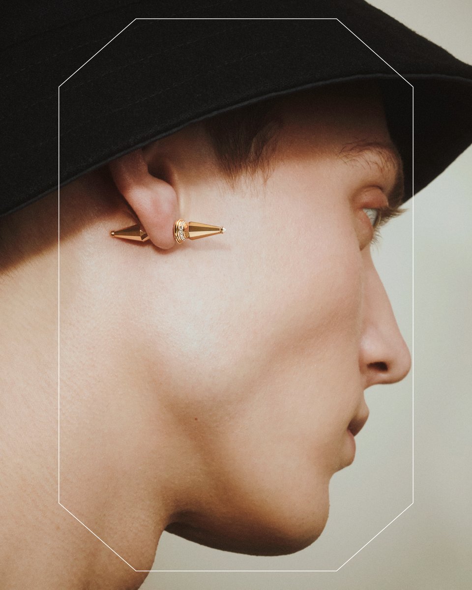 Boucheron's tweet photo. From a brooch to a single stud earring. With Jack de Boucheron, express your creativity.
#JackdeBoucheron #FreeStyleisOurStyle https://t.co/Vbd6TSvto4