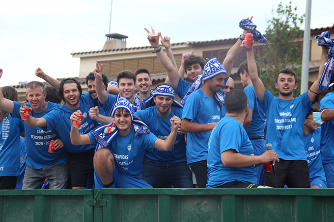 udtaradell's tweet photo. 🔵⚪️SOM CAMPIONS I PUGEM A SEGONA CATALANA!!!!

https://t.co/bDwe9Xo1eX https://t.co/kYc0OCZCc8