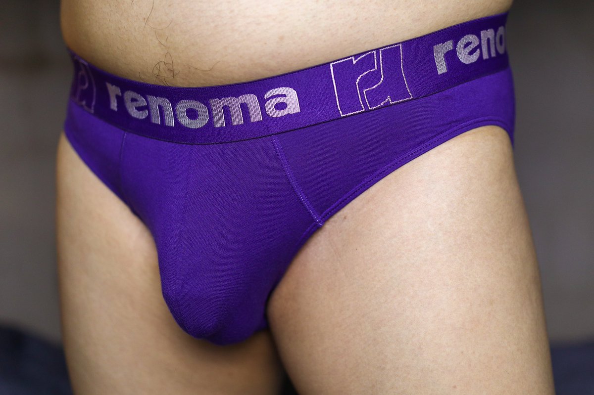 JUS309's tweet photo. Renoma สีม่วงมือสองได้มาจากชาวทวิตนี่หละ ใส่ไปทำงานวันอาทิตย์ได้อารมณ์ดีมาก https://t.co/V816OUUuTG