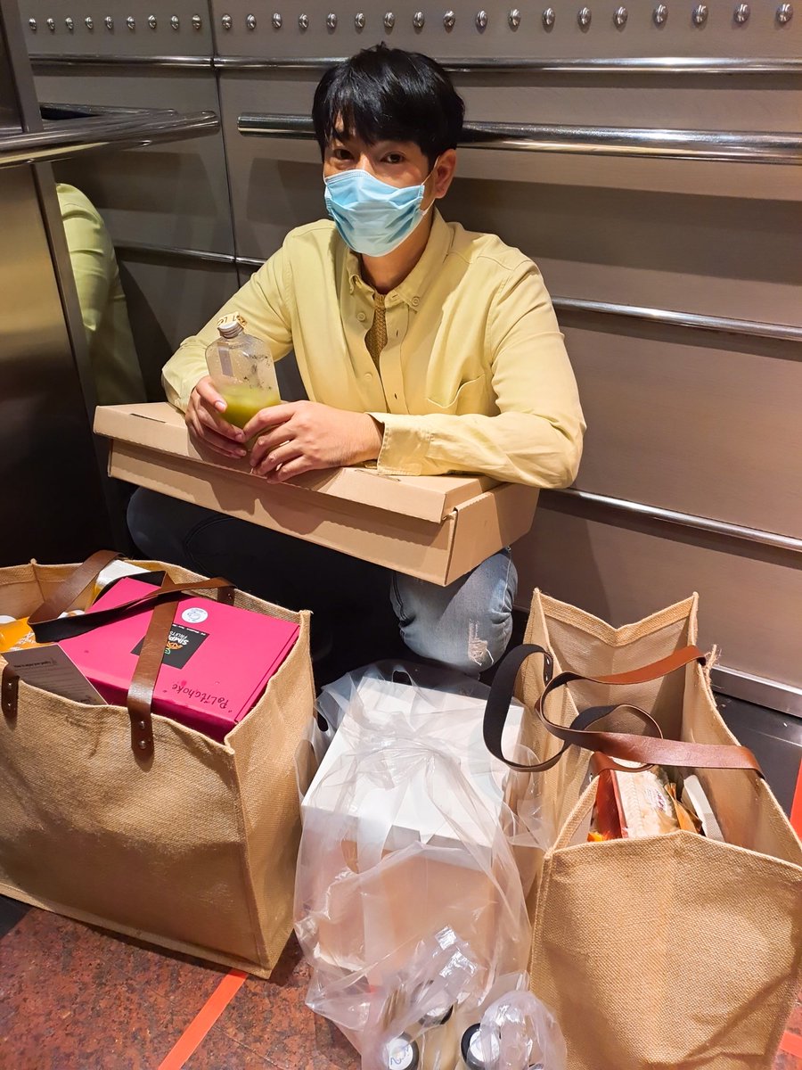 tikaratist's tweet photo. ขอบคุณสำหรับขนมนะคับ พิคจะคินถึงเช้าเลยคับ 😋
#LaysStayAtHomexPeckPalit
#เป๊กผลิตโชค
#PeckPaLitChoke https://t.co/6iP3fIsZt4