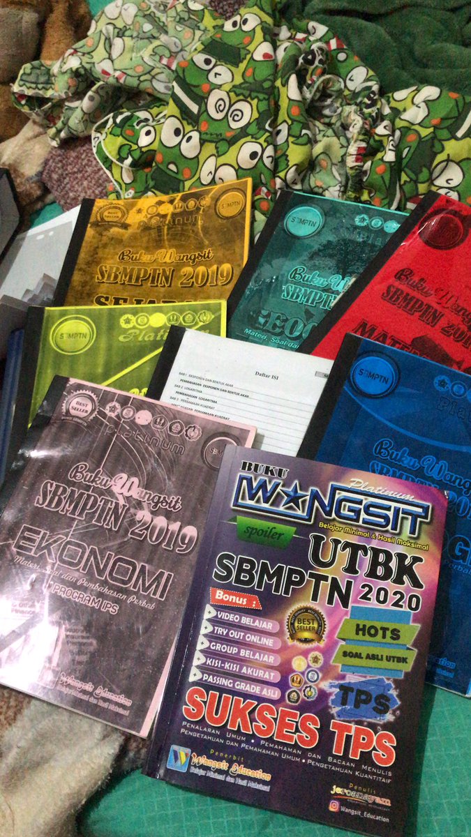 memengskii's tweet photo. ni buku wangsit lengkap 70% masih belom gw kerjain https://t.co/KEJXFLP8aM