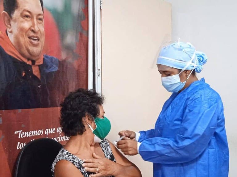 gobmonagasve's tweet photo. Gobernadora Yelitza Santaella: Van más de 52 mil vacunados contra la covid-19 en #Monagas https://t.co/hJOvVZHcXl | Vía @UNoticias 

@NicolasMaduro @_LaAvanzadora @dcabellor @SaludMonagas1 https://t.co/asW86AvuIr