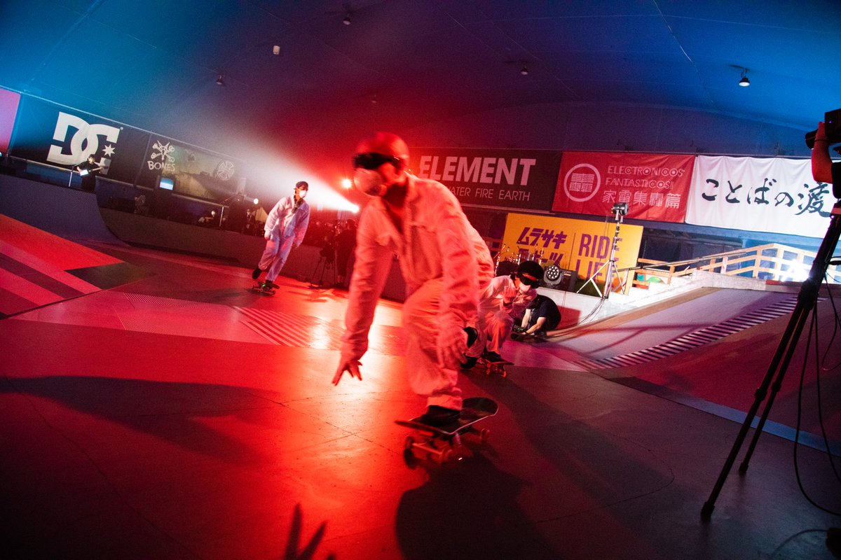 electronicos_f's tweet photo. SCRATCHBOADING in NEO TOKYO 2021🛹
with @FESN_TV crew.
［Photos by Ryuichiro Suzuki］
#隅田川怒涛 #家電集轟篇
#barcodeboarding #electronicosfantasticos https://t.co/rlEj7DBdmP