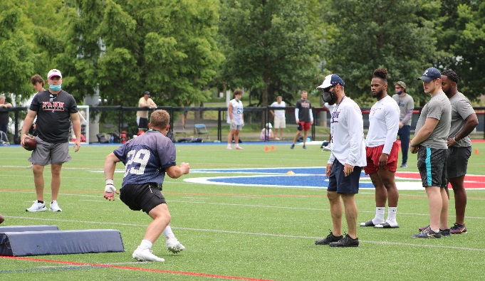 jack_jollie's tweet photo. Awesome day at UPenn!!  Thank you to @CoachDupont   Learned alot and had a great experience on Franklin Field with incredible coaches. @PENNfb https://t.co/e85yM0HeBj