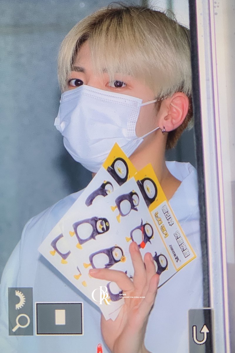 orbit9_'s tweet photo. 210627  킹수 팽티커 받았어우이 🐧😼#태현 #TAEHYUN #TXT https://t.co/95GEZSrmCl