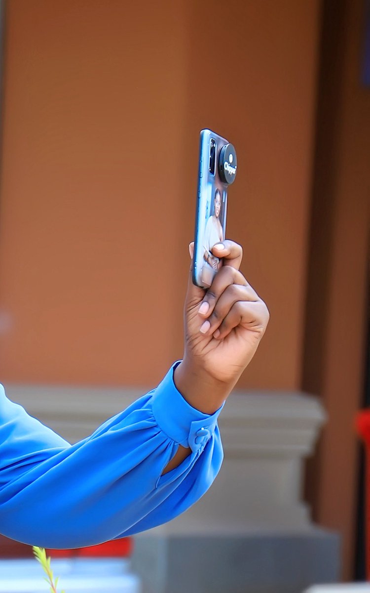 fsnakazibwe's tweet photo. You can order for your #CAMON17Series through all @TECNOMobileUG social media platforms. It shall conveniently be delivered at your doorstep. #clearestselfiecamera #TimeTostandOut https://t.co/Wp2BH9qyh0