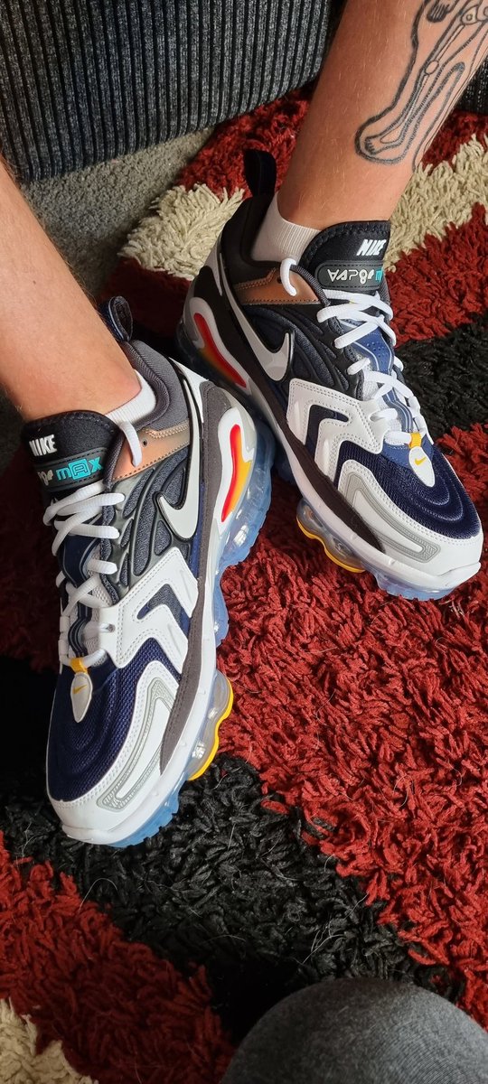ward_co's tweet photo. Treated myself to some cool ass kicks , love em https://t.co/T79tBTujwh