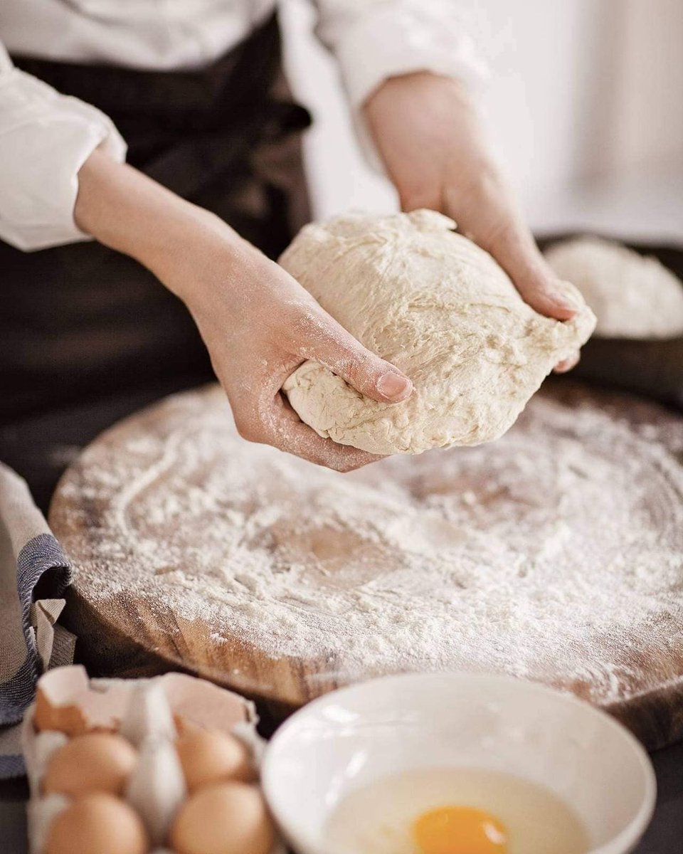 Sunday bake day!
.
.
.
#SieMatic #SieMaticUK #SieMaticKitchen #Baking #Independent #LeedsIndependent #NorthLeeds #LeedsLife #FunInTheKitchen #BakingFun #LuxuryInteriors #InteriorDesign #KitchenInspo #InteriorInspo #FamilyTime #NorthernDesign #DesignUpNorth