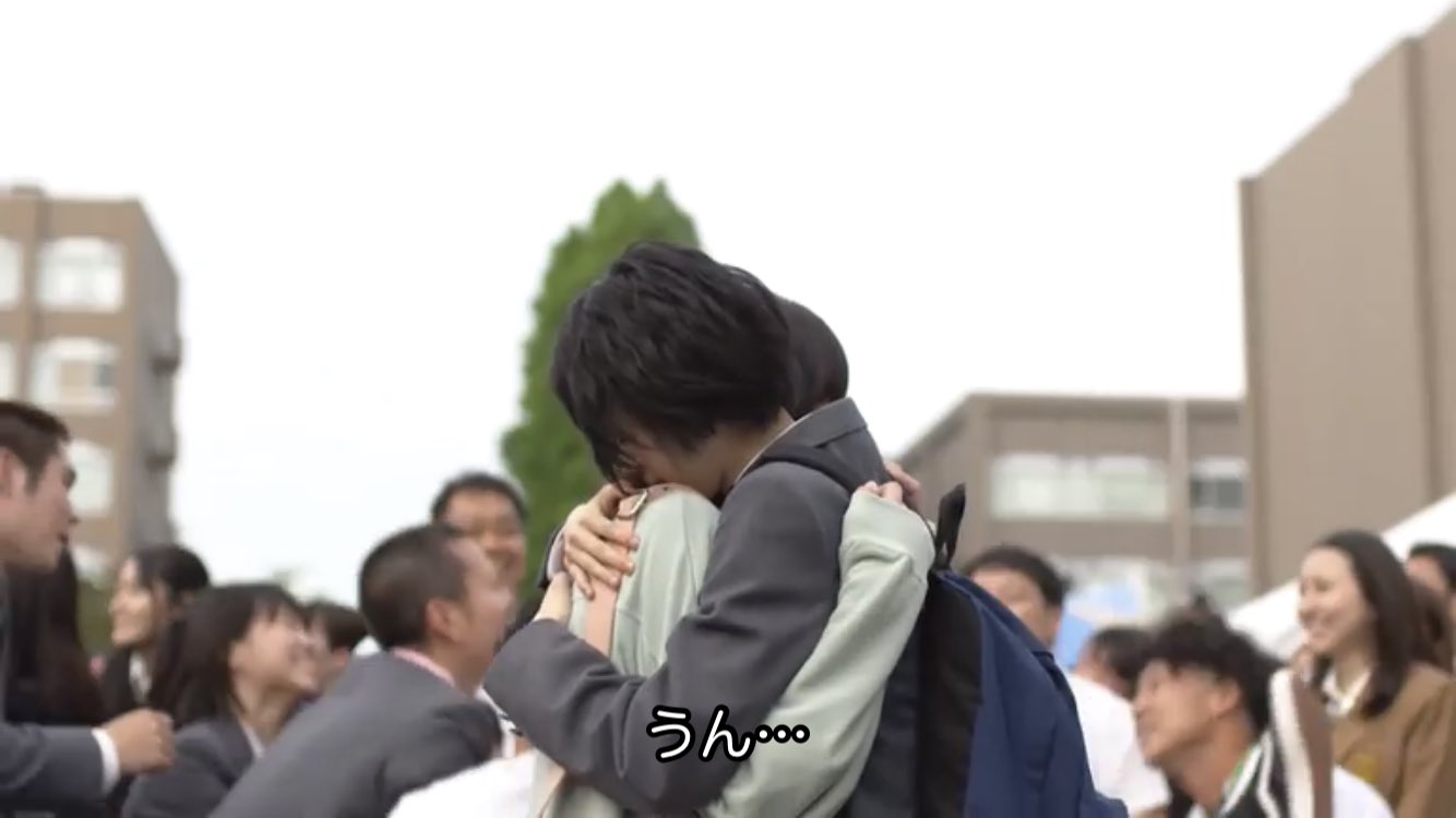 ゆき奈 頭に手を置く所 抱きしめる所 全てが優しい どこかで見た光景やね 楓ちゃんとして平手さんとして の抱きしめ方が詰まってる ドラゴン桜 平手友梨奈 岩崎楓 T Co Pawssui1zf Twitter