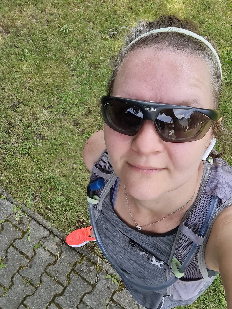 #byebye06 Mit den neuen 👟die ersten Km  gelaufen 👌 auf meiner  #Sonntagsrunde 🏃‍♀️durch den Wald 🌲schee war's 😊#laufliebe #running #laufenistfreiheit #laufenddurchchemnitz #Halbmarathon