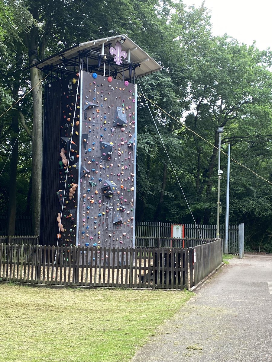 Probation Service day 2 and had the chance to visit this great Community Payback project at Stevenage District Scouts. Thanks to supervisor Paul and all those doing their Unpaid Work today. Great example of giving something back to the local community.