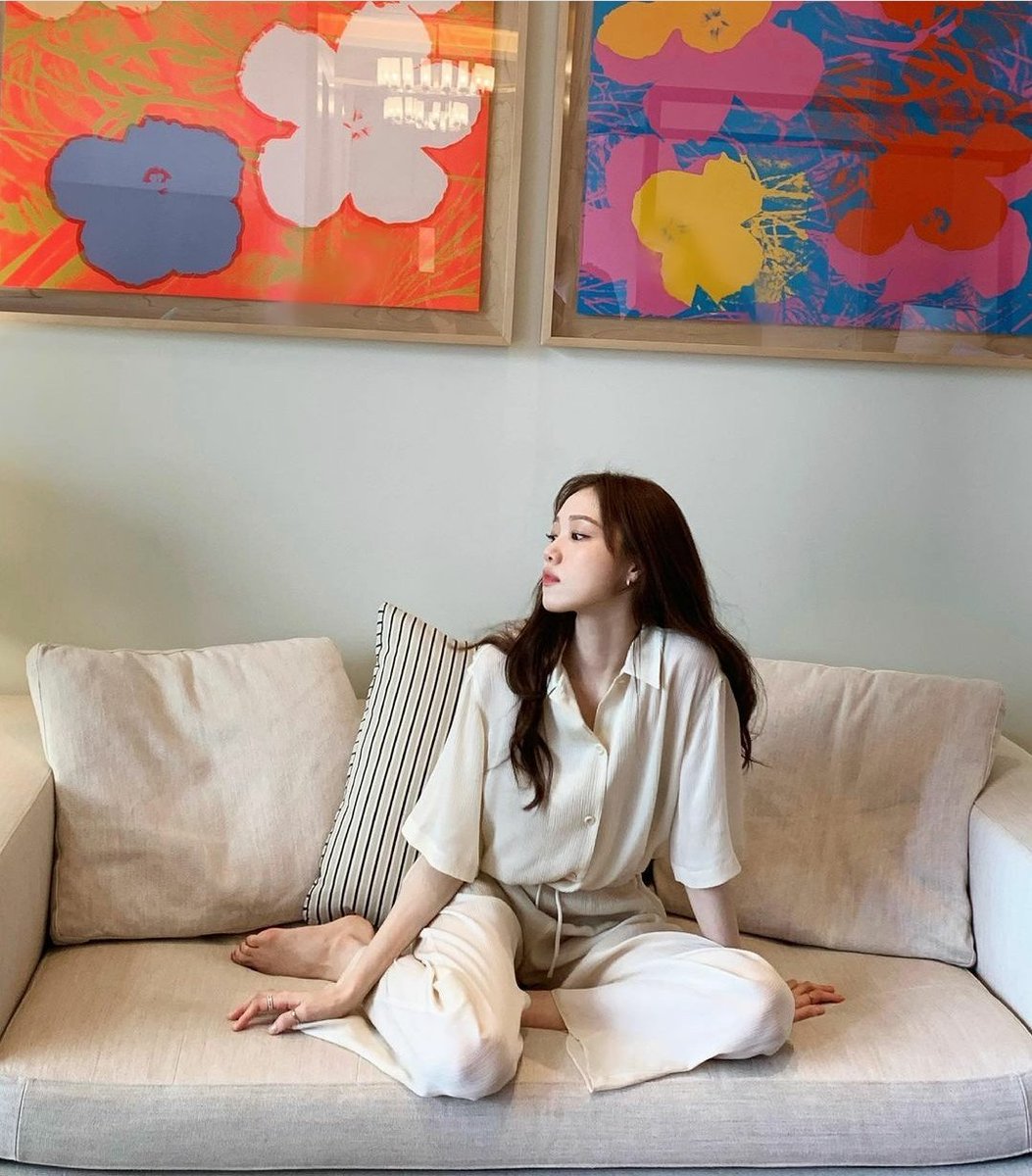 schyle_'s tweet photo. ㅤㅤㅤㅤ

                       — allyre posted.
                      🕰 Jun 22 | | 4:55 pm
                      📍Louviere Estate, 
           Valle Verde III, Pasig City
                      📩 tamang pose after maghugas ng plates 

                                     ㅤㅤ https://t.co/MPSBhvzFl9