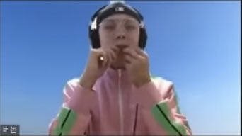 noniespancake's tweet photo. vernon was really just enjoying his snacks and being himself in both zoom videos . Love that for him https://t.co/PofB3gbfDe