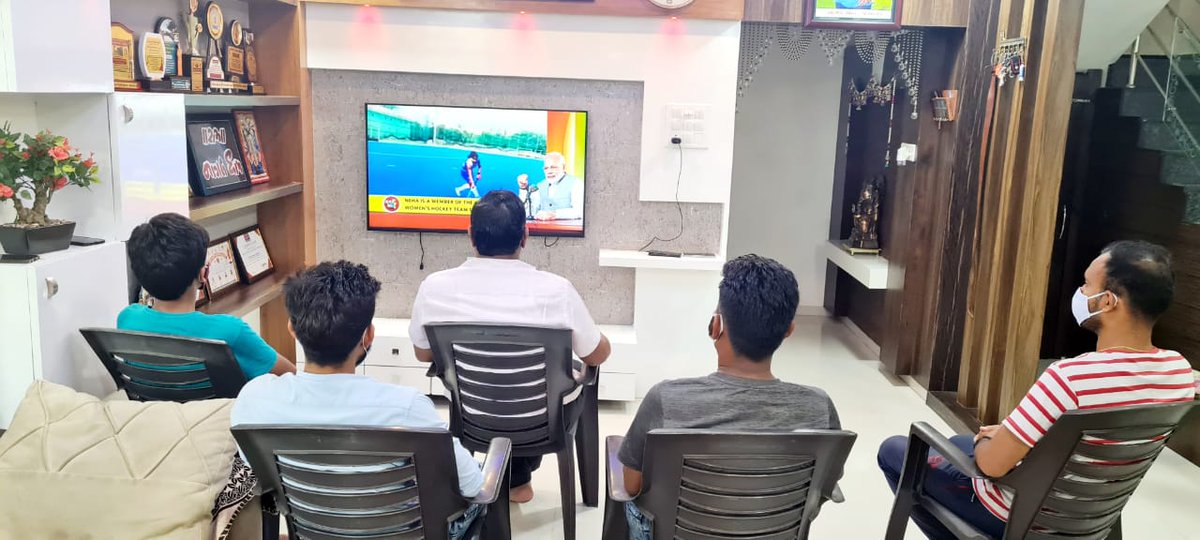 bharvad88's tweet photo. Today We listening to PM Shree Narendra Modi 's Monthly Radio Program #MannKiBaat With My #NagaldhamGroup https://t.co/heGFyXZjni