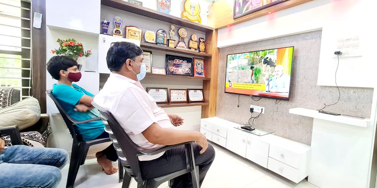 bharvad88's tweet photo. Today We listening to PM Shree Narendra Modi 's Monthly Radio Program #MannKiBaat With My #NagaldhamGroup https://t.co/heGFyXZjni