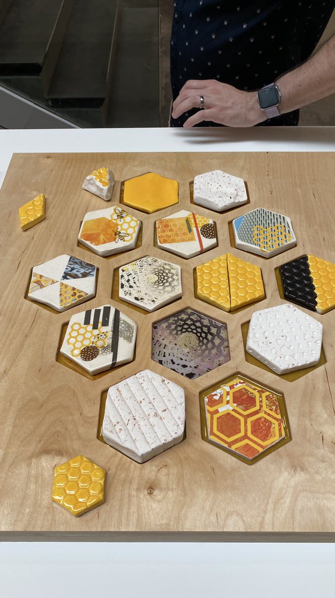 hellokritty's tweet photo. I’m heading back to #LA after making so much #art in a teacher residency at @CleInstituteArt 🧡🔥💕🧩🧡😍🐝 https://t.co/HncTT1aXoU https://t.co/D56VKsT6f4